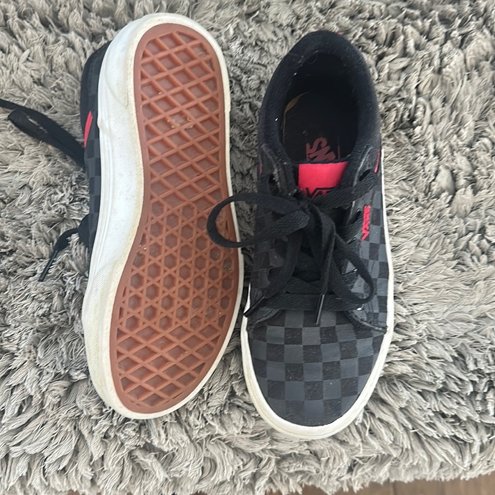 Good condition check board vans - Picture 1 of 4
